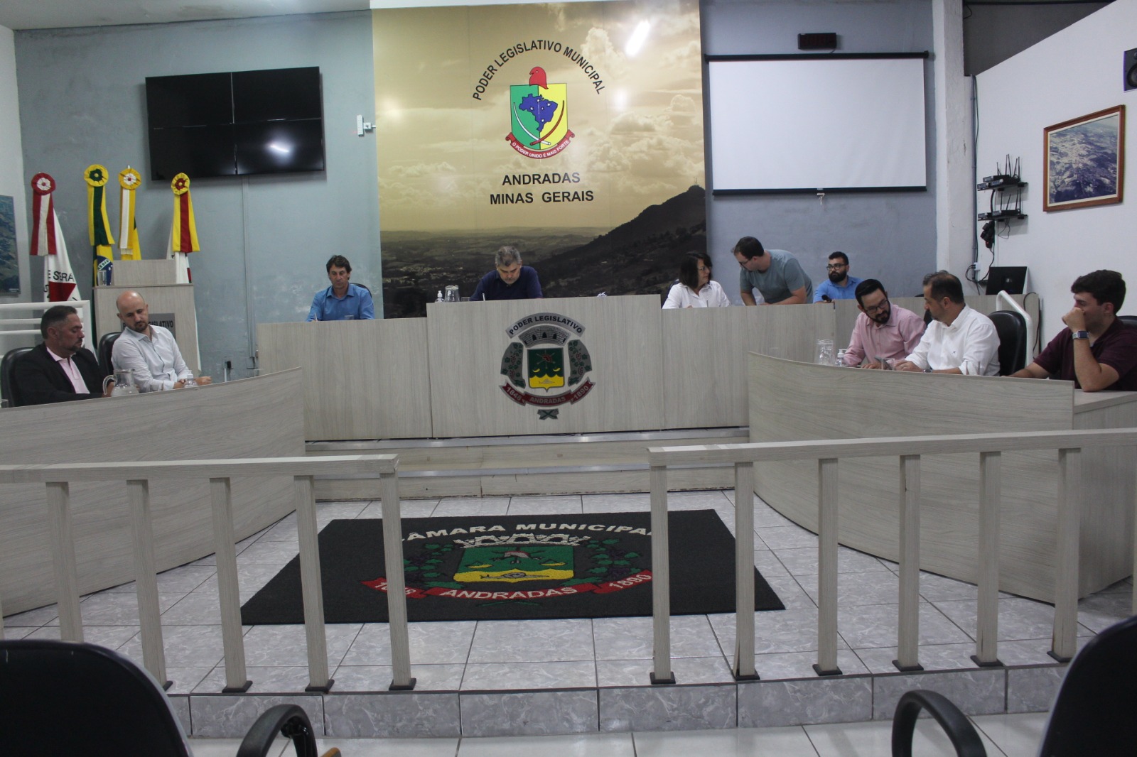 Câmara aprova projetos que beneficiam a saúde e reforça fiscalização no Executivo   