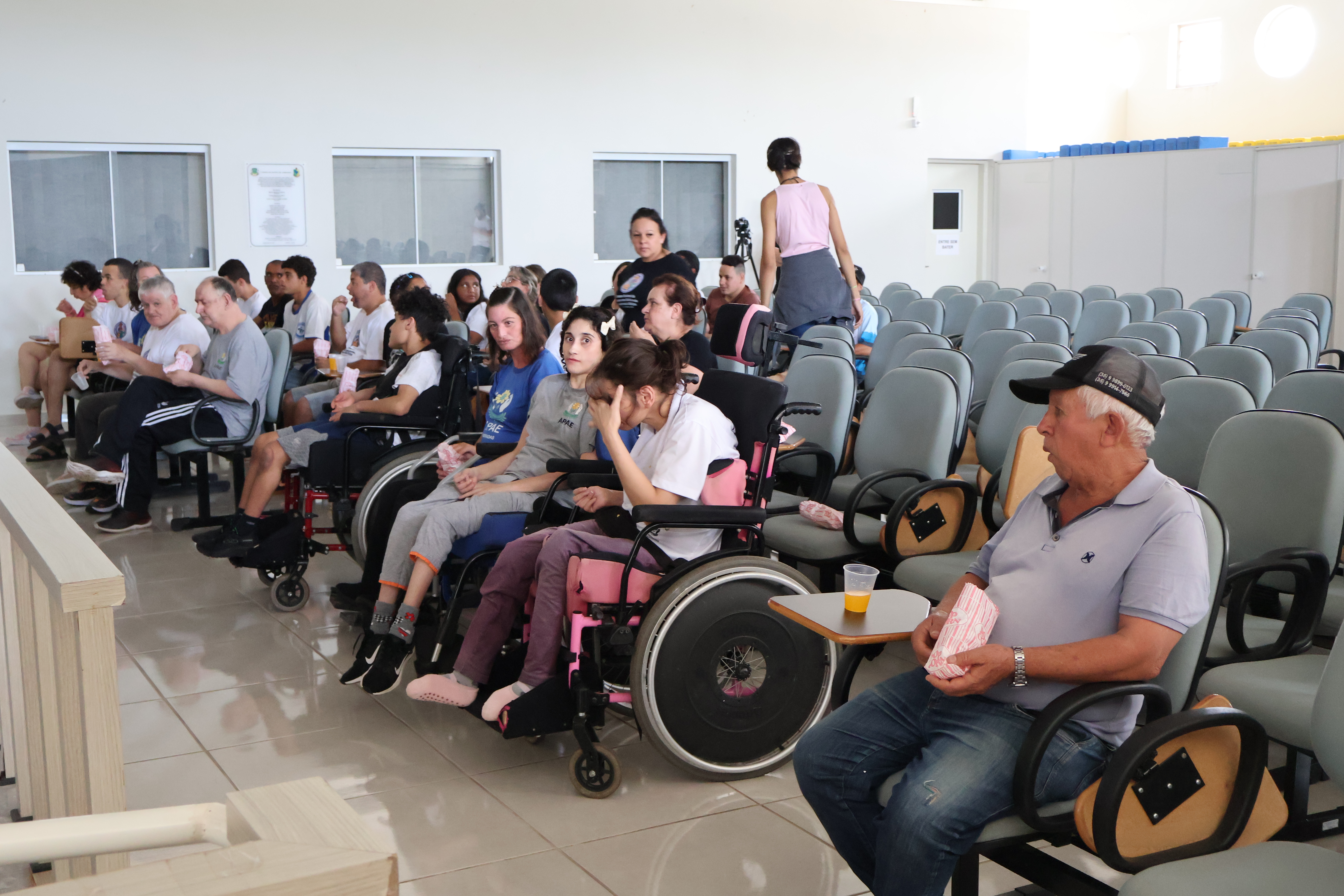 Câmara Municipal promove edições especiais do Cine Câmara em celebração à Semana da Pessoa com Deficiência