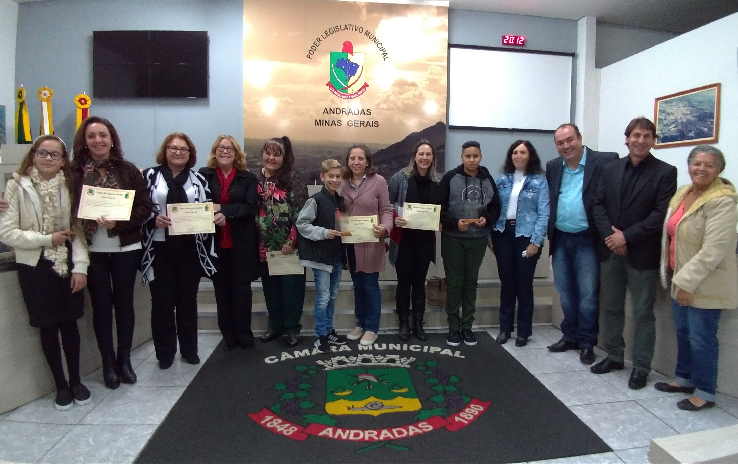 Representantes das escolas.jpg