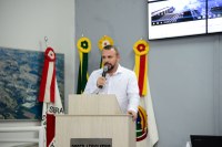 Deputado eleito, Rodrigo Lopes, participa de sessão da Câmara Municipal